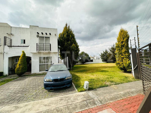 Casa En Venta En Fraccionamiento Foresta, Metepec, Estado De México