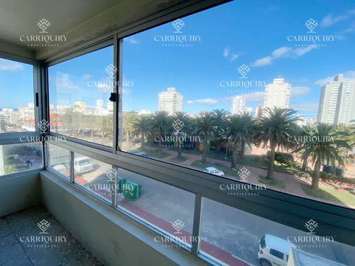 Venta Apartamento De 3 Dormitorios En Torre De Categoría