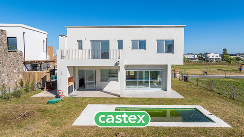Casa A La Venta Con Pileta Y Sauna En Riberas, Puertos, Escobar