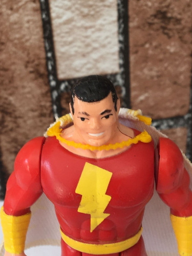 Capa + Argola Custom Shazam - Super Powers Estrela Kenner (Usado)