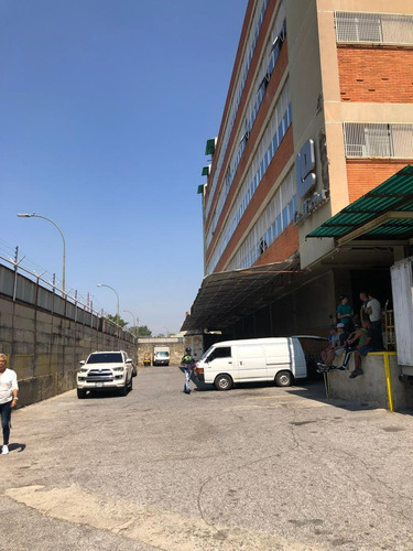 Alquiler De Planta. En Los Ruices Sur Cerca De Dhl