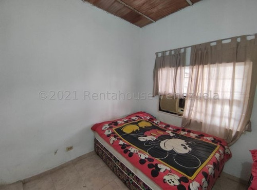 Casa En Venta En Pleno Casco Central De Turmero(1)