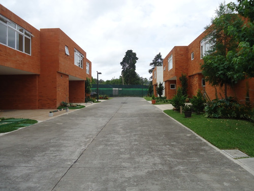 Imagen 1 de 12 de Renta Casa En Condominio En San Gaspar Zona 16