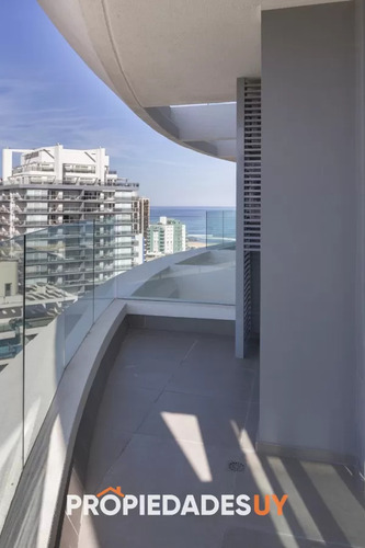 Apartamento En Venta Y Alquiler En Mansa Punta Del Este, 3 Dormitorios, 4 Baños