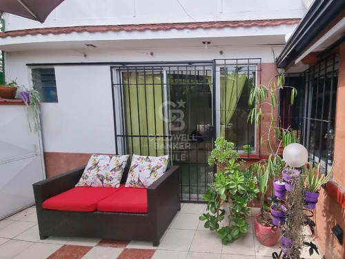 Remodelada, En Condominio Cerrado