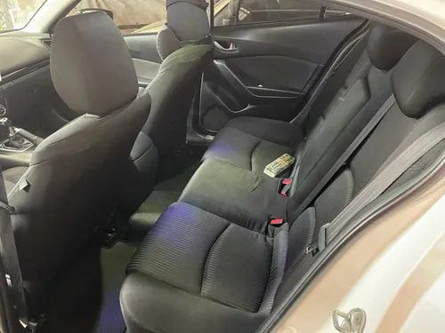 Mazda 3 2.0 Touring