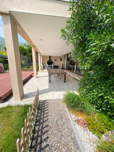 Casa En Venta De 4 Dorm. En Colina