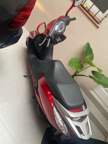 Honda Elite 125 Roja Año 2017