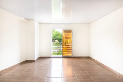 Edificio ( Local Y Apartamentos) En Venta