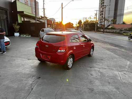 Chevrolet Onix Hatch 1.0 4P FLEX LS