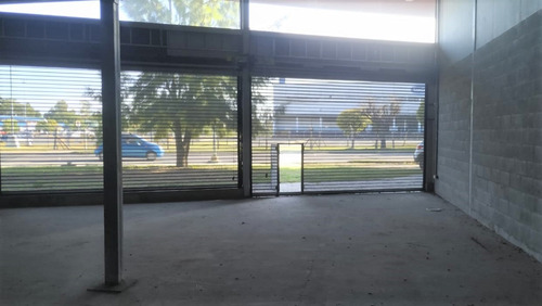 Imagen 11 de 12 de Local De 118 M2 En Camino Belgrano Y 516