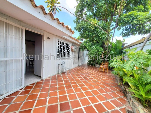 Amplia Y Confortable Casa En Venta Urb. Fundación Mendoza, Maracay 25-6542 Hc