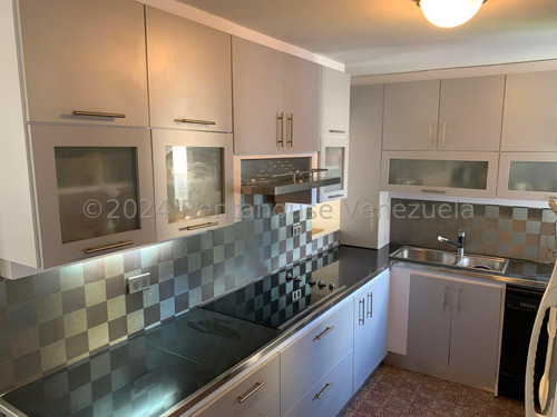 Ss: Vende Apartamento 25-3965 En La Florida De 150 M2, 3h/3b/1pe