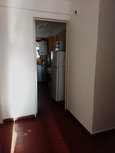 Imagen 11 de 16 de Departamento Dos Ambientes A La Calle Con Balcón.