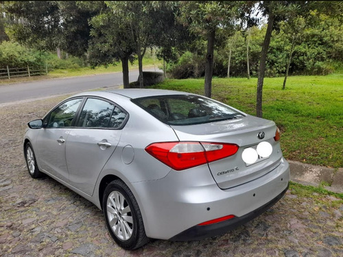 Kia Cerato R Full