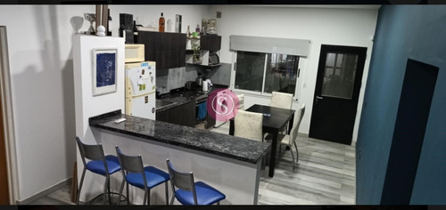 Casa En Venta En De Vicenzo Grande, Del Viso, Pilar
