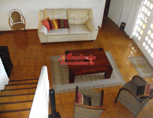 Casa De Cuatro Dormitorios Con Piscina - San Rafael- Ref: 5524