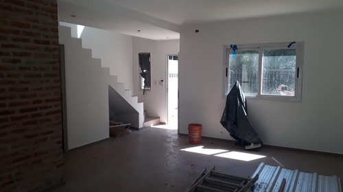 Duplex A Estrenar En Venta Entre Caminos En Villa Elisa
