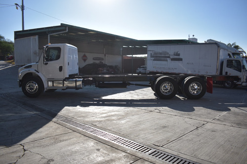 Freigthliner M2 2005