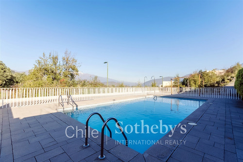 Casa En Venta De 3 Dorm. En Lo Barnechea