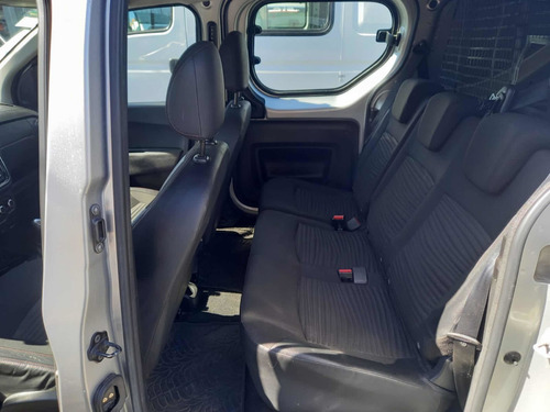 Imagen 4 de 12 de Renault Nueva Kangoo 2018 1.6 Familiar 5as