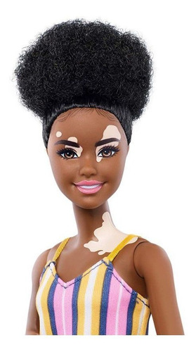 Imagem 2 de 6 de Barbie Fashionista 135 Negra Vitiligo Ms