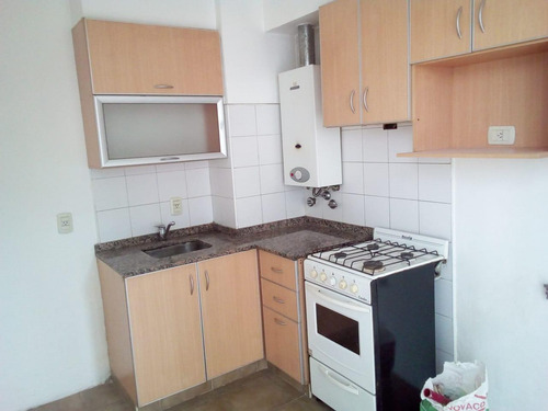 Venta Departamento Amplio Balcón Al Frente. 1 Piso Escalera Ideal Renta Alquilado Rosario