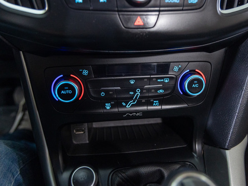 Ford Focus Kinetic Design 4p 2,0 Se