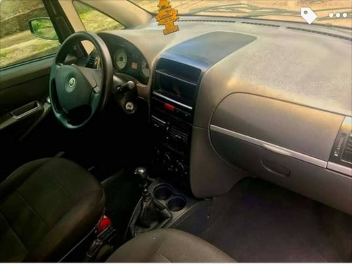 Imagem 2 de 8 de Fiat Idea 2007 1.4 Elx Flex 5p