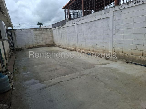 Erika Armeya Vende, Casa En La Urbanizacion La Hacienda De Cabudare. Flex: 25-25012