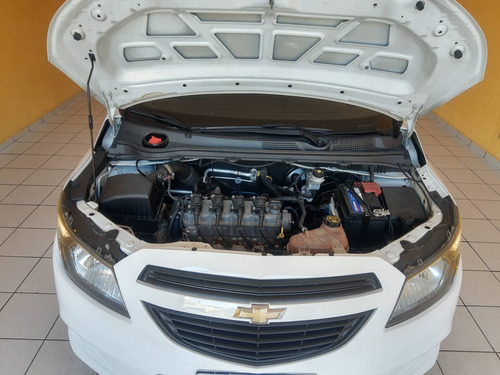 Imagem 4 de 15 de Chevrolet Onix 1.0 Mpfi Joy 8v Flex 4p Manual