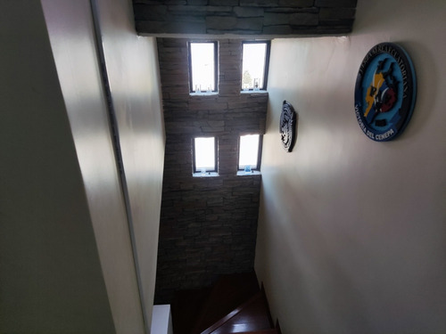 Casa De 4 Habitaciones Con 4 Baños
