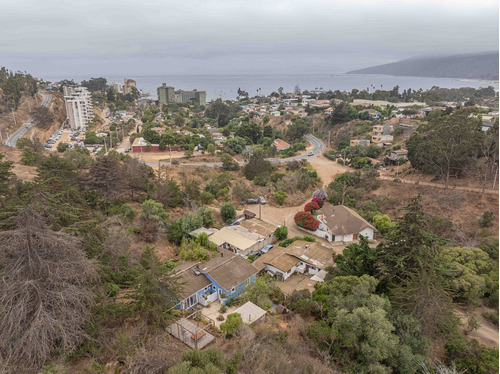 Cómoda Casa Con Vista Parcial Al Mar