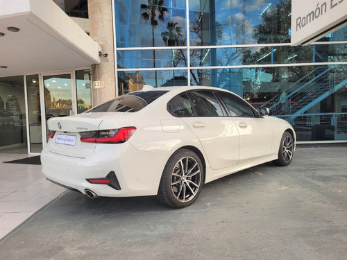 BMW Serie 3 3.0 330i Sedan Sport Line 252cv