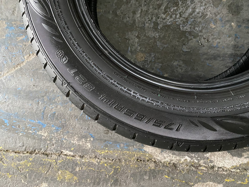 Pneu Dunlop Enasave Ec300+ 175/65r14 82 T (Usado)