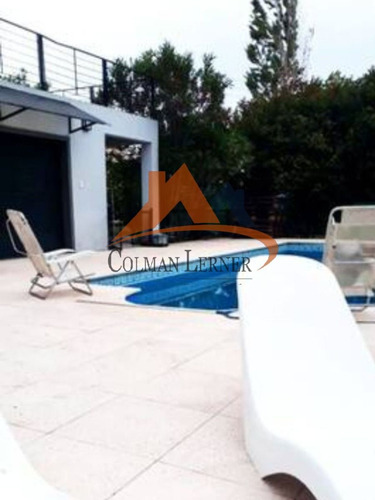 Oportunidad Casa Quinta De Tres Dormitorios Y Dos Departamentos En Parque Gorriti
