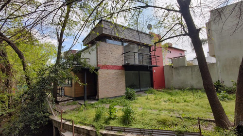 Dúplex En Venta - 2 Dormitorios 2 Baños - 200mts2 - Manuel B. Gonnet, La Plata