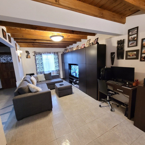 Imagen 2 de 30 de Duplex 3 Ambientes En Dos Plantas Con Patio, Impecable Estado, Los Pinares
