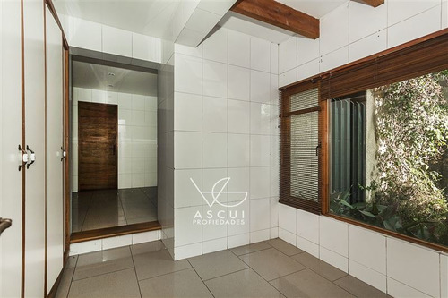 Casa En Venta De 4 Dorm. En Lo Barnechea