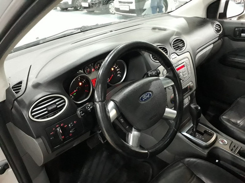 Imagem 6 de 20 de Ford Focus 2.0 Titanium Sedan 16v 2012