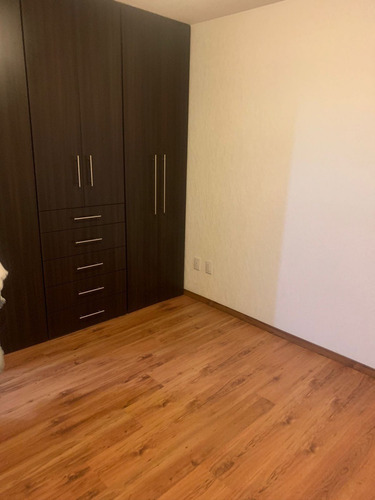 Imagen 4 de 16 de Venta De Departamento En Privada