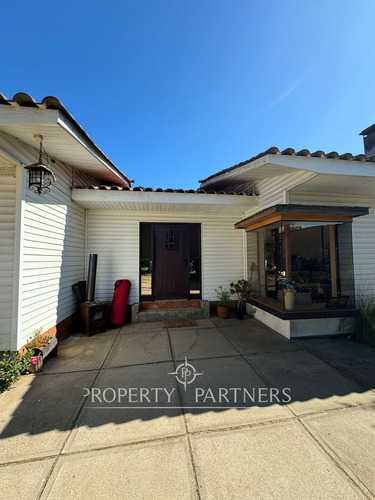 Casa Para Arriendo Cercana A Colegios El Roble Y S...