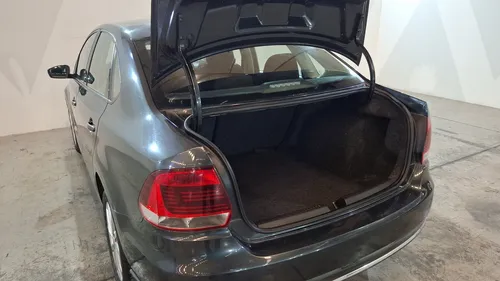 Volkswagen Vento 1.6 HIGHLINE AUTO