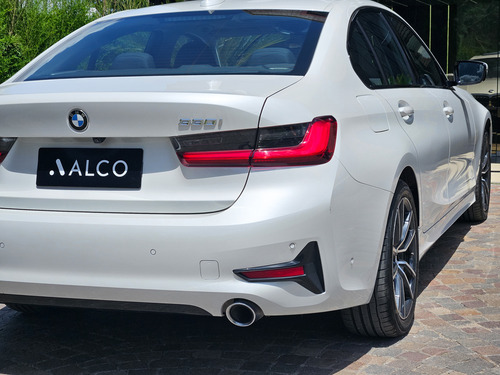 BMW Serie 3 3.0 330i Sedan Sport Line 252cv