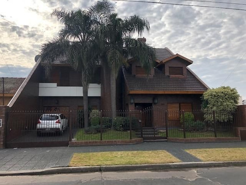 Casa En Venta En Villa Ballester