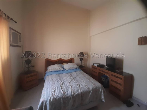 Imagen 11 de 18 de Townhouse En Venta Valles De Camoruco 22-15998 0414-4115155