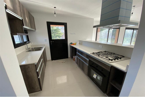 Venta Casa Las Golondrinas 5 Amb, Financia