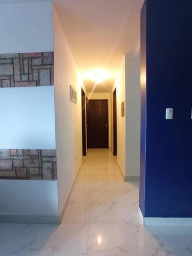 Imagen 3 de 13 de Apartamento En Vista Real 3hab 2 Baños Sprc
