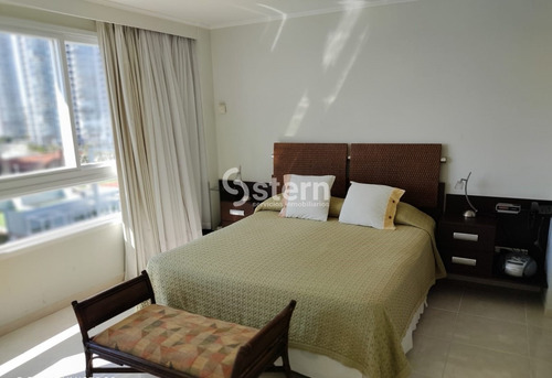 Imagen 15 de 30 de Venta Apartamento 3 Dormitorio Y Dependencia, Playa Mansa, Punta Del Este