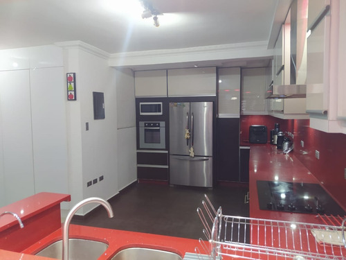 Imagen 7 de 25 de Town House En Urb. Lomas Del Este Res. Lomas Alto. Cl-fd605